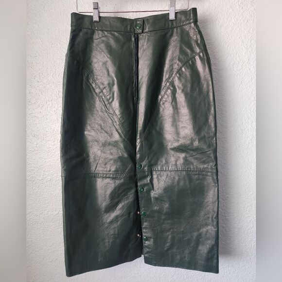 GIII LEATHER skirt lined zip up slit buttons excellent condition - Picture 6 of 14